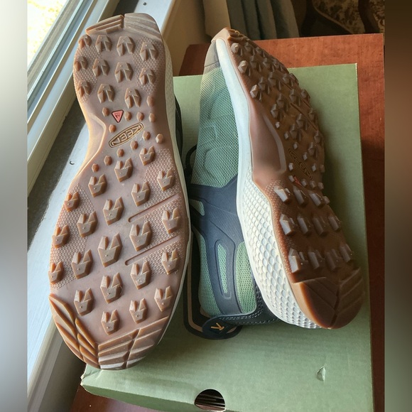 Keen Explore Vent Hiking Shoes, Sz 11.5, Olive Green and White. Great condition. - Picture 2 of 4